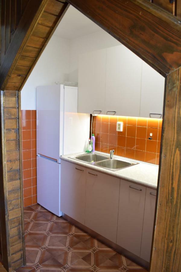 Apartments Sara โปดสตรานา ภายนอก รูปภาพ